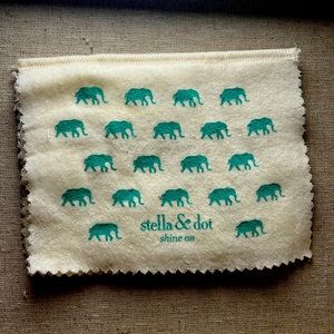 Stella & Dot Famous Elephant motif jewelry polishing cloth. NWT